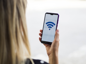 Mobile signal repeater